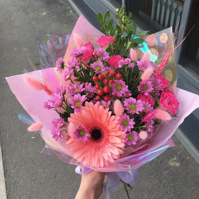 Букет цветов из: Розы, Герберы и Хризантемы в Пряже