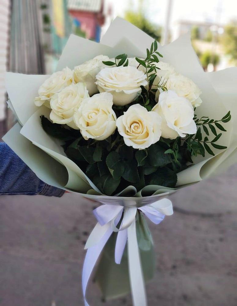 Букет Белые розы Проуд в Пряже