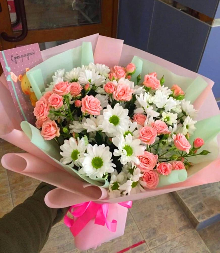 Букет цветов из: Розы и Хризантемы в Пряже