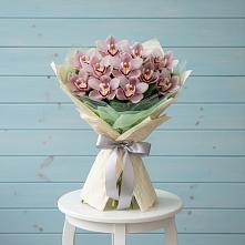 Букет цветов из:  Орхидеи и Розы #REPLACE_PRED# Пряже