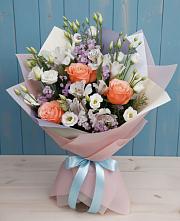 Букет цветов из:  Лизиантусы, Розы, Альстромерии и Гипсофила #REPLACE_PRED# Пряже