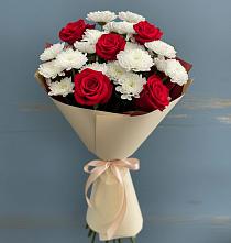 Букет цветов из:  Розы и Хризантемы в Пряже