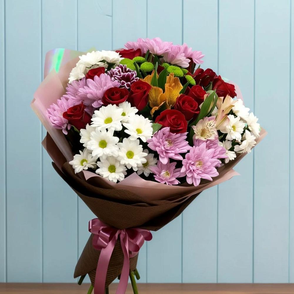 Букет цветов из: Розы, Хризантемы и Альстромерии в Пряже
