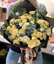 Букет цветов из:  Розы и Лизиантусы #REPLACE_PRED# Пряже