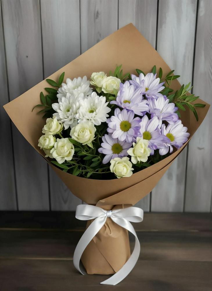 Букет цветов из: Хризантемы и Розы в Пряже